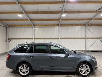 Unfallwagen Skoda Octavia 2.0TDI 110kW Automaat Style Business 2019/1