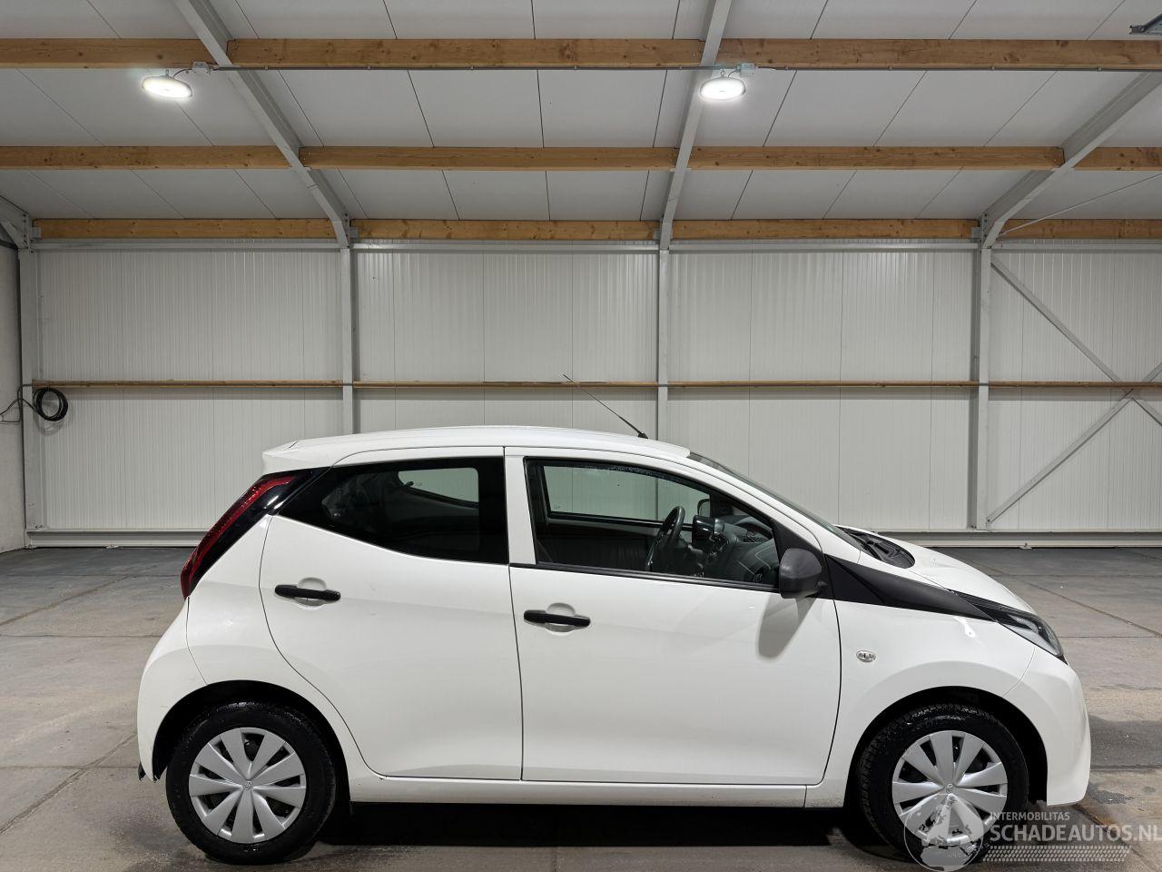 Toyota Aygo 1.0 VVT-i 53KkW x-fun