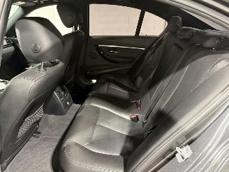 BMW 3-serie 320i 135kW Automaat Luxury Edition picture 20