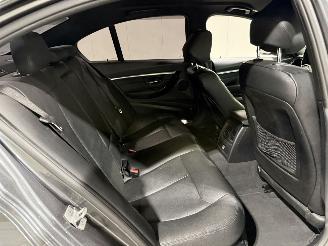 BMW 3-serie 320i 135kW Automaat Luxury Edition picture 21