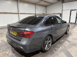 BMW 3-serie 320i 135kW Automaat Luxury Edition picture 5
