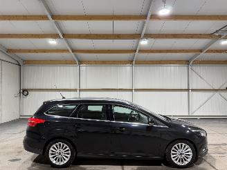 Schadeauto Ford Focus 1.5TDCI 88kW Automaat 2015/10