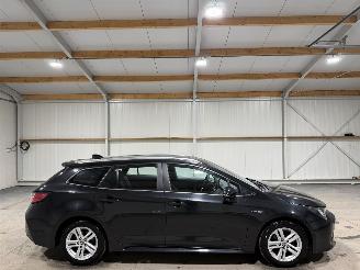 damaged passenger cars Toyota Corolla Touring Sports 1.8Hybrid 72kW Automaat 2020/9