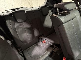 BMW 2-serie 220i 141kW 7-Persoons   Automaat High Executive picture 38