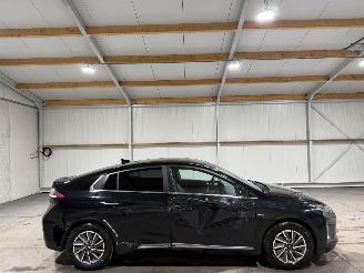krockskadad bil auto Hyundai Ioniq 38kWh 100kW Automaat Premium EV 2020/12