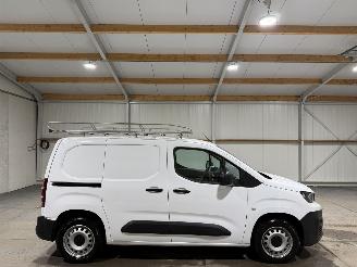 krockskadad bil bedrijf Peugeot Partner 1.5BlueHDI 73kW Premium 2020/4