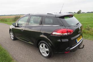Vaurioauto  passenger cars Renault Clio 1.5 DCI  90pk Euro 6 Night&Day  topstaat Camera Navigatie Stoelverwarming 2014/10