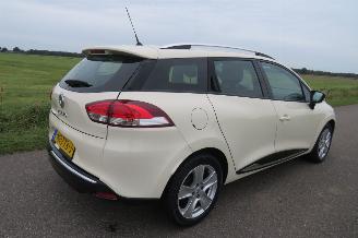 Schadeauto Renault Clio 1.5 DCI Eco Expression   205.000km nap Navigatie Airco  2015 Topstaat 2015/12