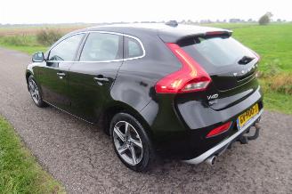 Voiture accidenté Volvo V-40 2.0 D2 R Design 120pk 180.000km nap Camera Navie Leer Stoelverwarming 2015-09 2015/9