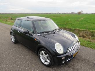  Mini Mini COOPER 1.6 116pk Airco  2005  [ schadevrij top staat  schuifdak 2005/10