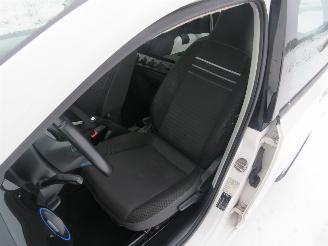 Volkswagen Up! 1.0 High Up  5drs Airco Navigatie 08-2014 Parkeerschade Bumper voor picture 13