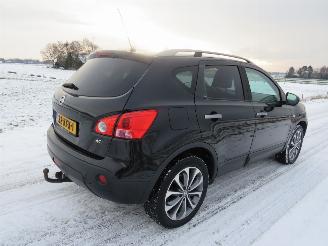 Vaurioauto  passenger cars Nissan Qashqai 2.0 DCi 150pk Connect 2009-11 Navigatie clima 2009/11