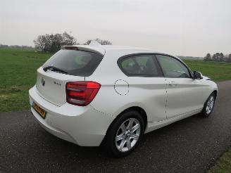 Schadeauto BMW 1-serie 118 Diesel 143pk 6 Bak Navigatie Airco 2014  [ Model 2015  [parelmoer 2014/5