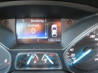 Ford Kuga 1.5 150pk Titanium Style pack 128.000km nap Navigatie Leer Camera clima  2016 picture 8