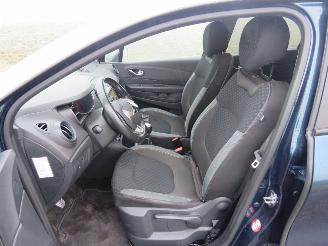Renault Captur 1.2 TCE 118pk  94.000 Nap 5drs Mpv Camera Navigatie 2017 nieuwstaat picture 8