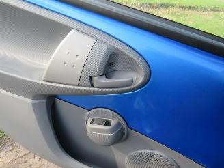 Toyota Aygo 1.0 12v 5Drs 135.000km  NAP Airco Dynamic Blue 2010 [ eerste eigenaar picture 14