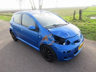 Toyota Aygo 1.0 12v 5Drs 135.000km  NAP Airco Dynamic Blue 2010 [ eerste eigenaar picture 12