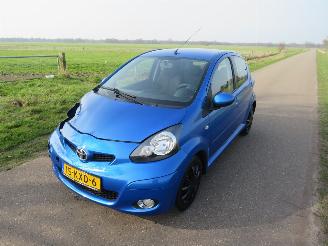 Toyota Aygo 1.0 12v 5Drs 135.000km  NAP Airco Dynamic Blue 2010 [ eerste eigenaar picture 16