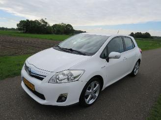 uszkodzony samochody osobowe Toyota Auris 1.8 Automaat  Full Hybrid Elektrisch benzine 170.000km camera navigatie  airco 2010/11