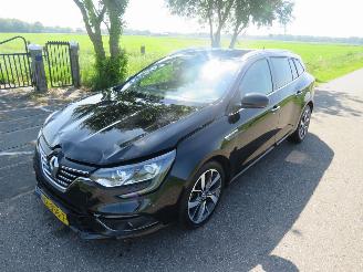 Unfallwagen Renault Mégane 1.6 DCI BOSE EXCLUSIEF 131PK  202.000KM NAP  2017 2017/10