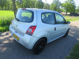 Renault Twingo 1.2 16v Dynamique Schadevrij!!! 2010  Airco Cruiscontrolle top top staat picture 2