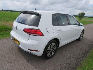 skadebil auto Volkswagen Golf E GOLF Elektrisch Automaat   90.000km 5Drs Camera Navigatie  [ nieuwstaat 2017-10 2017/10