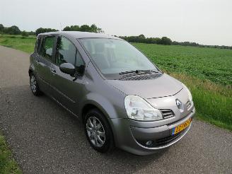 skadebil auto Renault Modus 1.6 112pk  Automaat  Night & Day 80.000km nap MPV  [ Nieuwstaat  splinter nieuw 2012/3