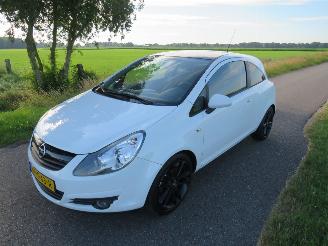 Damaged car Opel Corsa Opel Corsa 1.4-16V \'111\' Edition Navigatie Airco schadevrij 2010/4