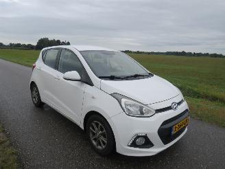 krockskadad bil auto Hyundai I-10 1.0 I  Motion 2014 [ Nieuwe Model 5drs Airco Stoelverwarming 2014/12