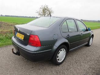 Unfallwagen Volkswagen Bora 2.3 V5 Highline Sedan 213000 Airco  Topstaat 1999/10
