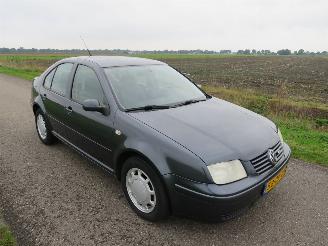 Volkswagen Bora 2.3 V5 Highline Sedan 213000 Airco  Topstaat picture 23