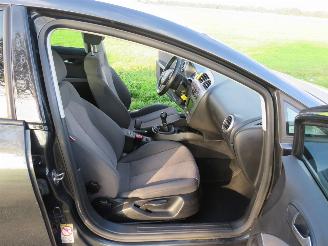 Seat Leon 1.2 TSi  105pk  Bisinesline Highline  2010 topstaat   5drsEuro 6 picture 6