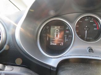 Seat Leon 1.2 TSi  105pk  Bisinesline Highline  2010 topstaat   5drsEuro 6 picture 10