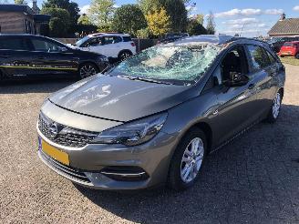 skadebil auto Opel Astra SPORTS TOURER 1.2 BUSINESS EDITION 2020/1