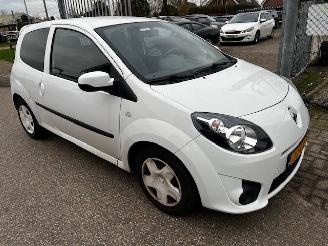 uszkodzony samochody osobowe Renault Twingo  2011/6