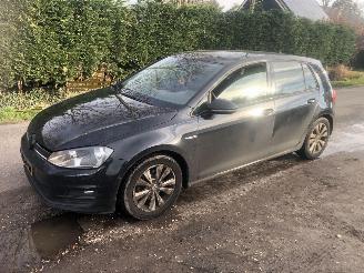 damaged passenger cars Volkswagen Golf Golf 1.6 TDI Highline BlueMotion 2014/1