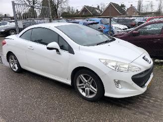 uszkodzony samochody osobowe Peugeot 308 308 CC 1.6 THP Noir & Blanc 2010/6