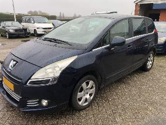damaged passenger cars Peugeot 5008 5008 1.6 THP Family 7p. 2011/12