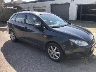 krockskadad bil auto Seat Ibiza Ibiza ST 1.2 TDI Style Ecomotive 2011/3