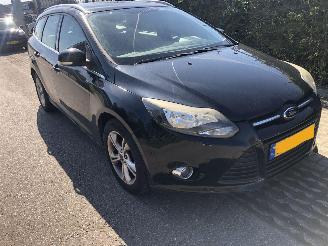 damaged passenger cars Ford Focus 1.0 ecoboost titanium 2012/7