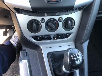 Ford Focus 1.0 ecoboost titanium picture 11