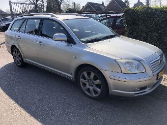 damaged passenger cars Toyota Avensis Avensis Wagon 2.0 VVTi Linea Luna 2004/7