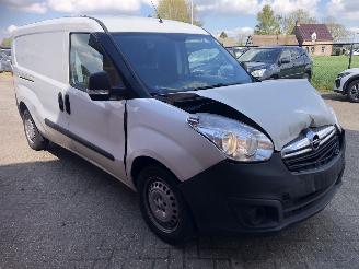 krockskadad bil bedrijf Opel Combo 1.6 cdti 2018/7