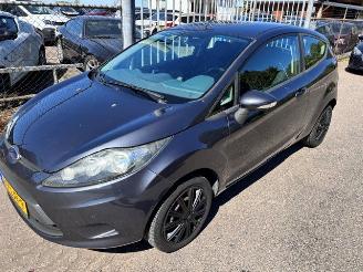damaged passenger cars Ford Fiesta 1.25 limited 2010/4