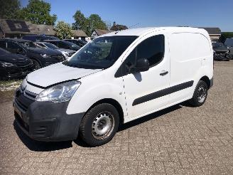 krockskadad bil bedrijf Citroën Berlingo Berlingo 1.6 BlueHDI 75 Club 2017/3