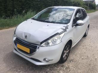 Peugeot 208 208 1.2 VTi Oxygo picture 6