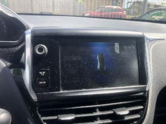 Peugeot 208 208 1.2 VTi Oxygo picture 10
