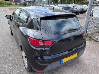 Renault Clio 1.2 collection picture 4