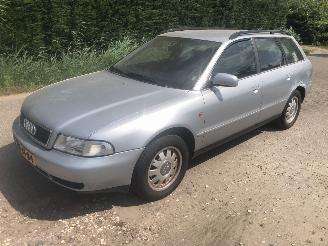 Coche accidentado Audi A4 a4 AVANT 1.8 20 V 1998/10