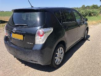 damaged passenger cars Toyota Verso 1.8 VVTI 2013/1